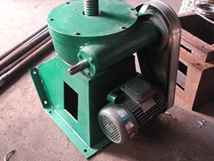 斜拉式螺桿啟閉機