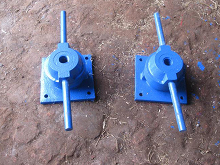 平推螺桿啟閉機 